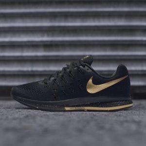 Nike black and gold air zoom Pegasus 33 SE